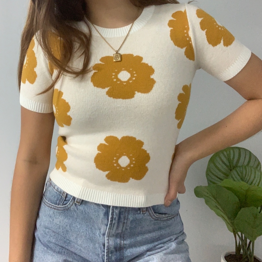 daisy knit top